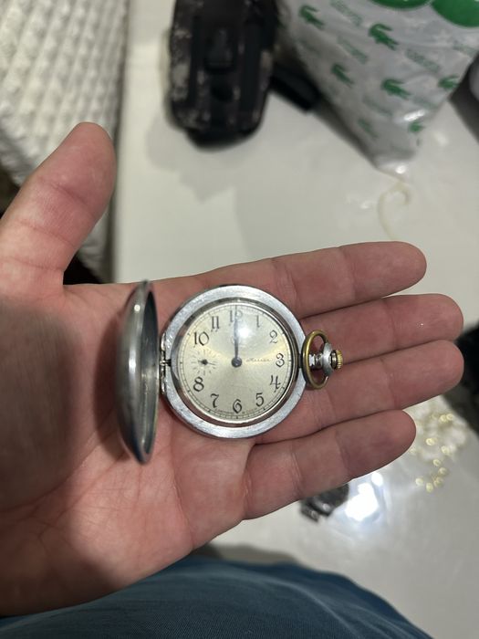 Soatlar yangi va bu CCCR soatlar. Китайские и СССР ские часы хорошие.