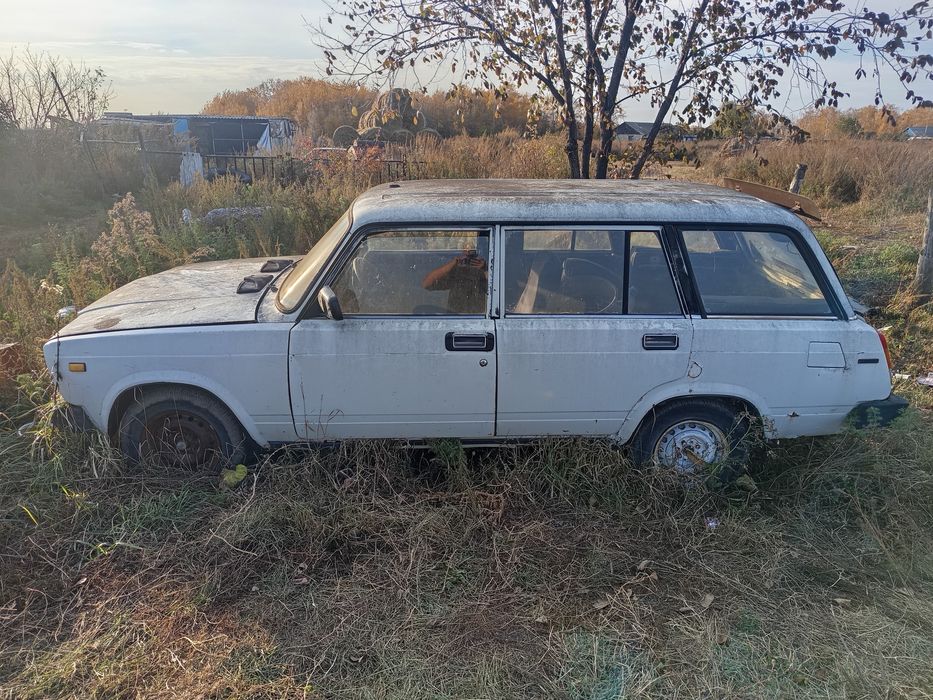 Продам машину ваз 21004