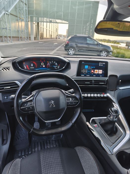 Peugeot 3008 an 2018 km 129000 motor 1.2 cp 130