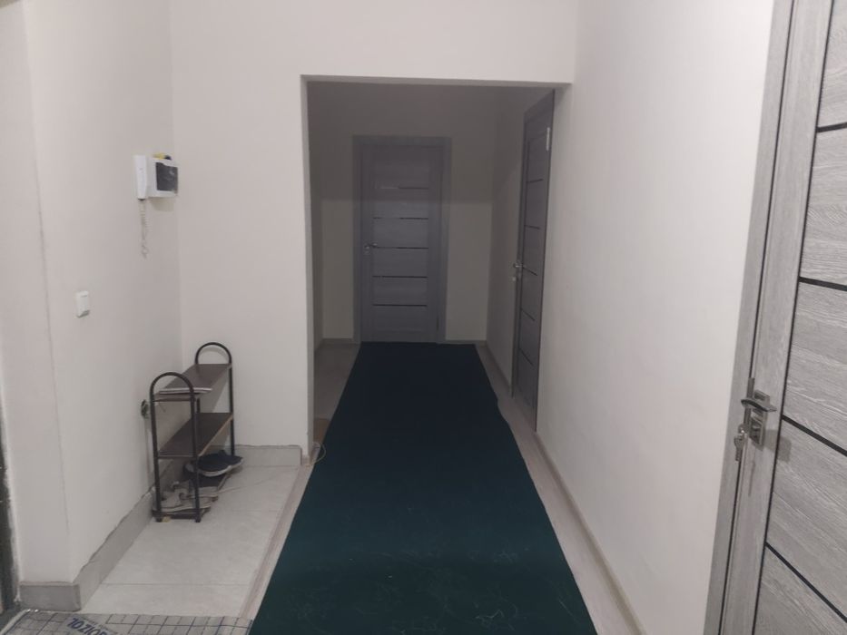 3 xonali kv 1 xonasiga 4 ta bola olinadi kivartiradi faqat 2 kishi bor