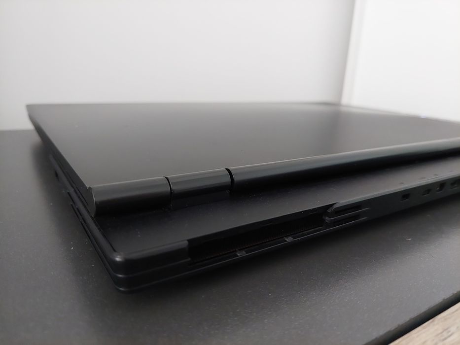 GTX 1660 Ti Core i5-9300H 17.3" геймърски лаптоп Lenovo Legion Y540