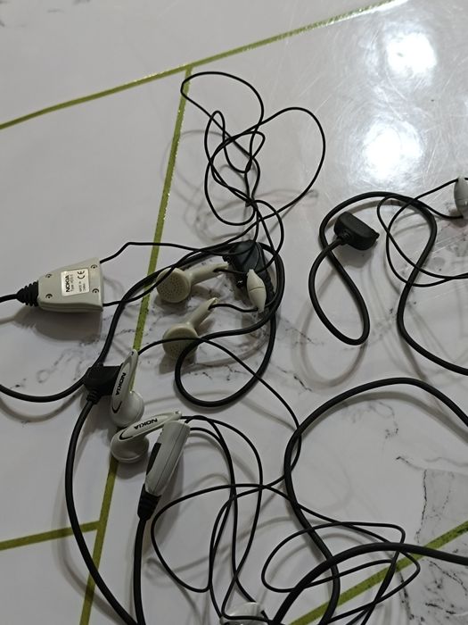 Наушники Nokia срочно продам