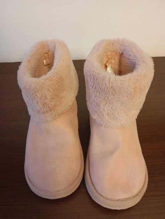 Vand 2 perechi de cizmulite pentru fete numarul 30