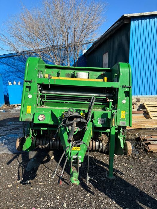 Пресс-подборщик John Deere
