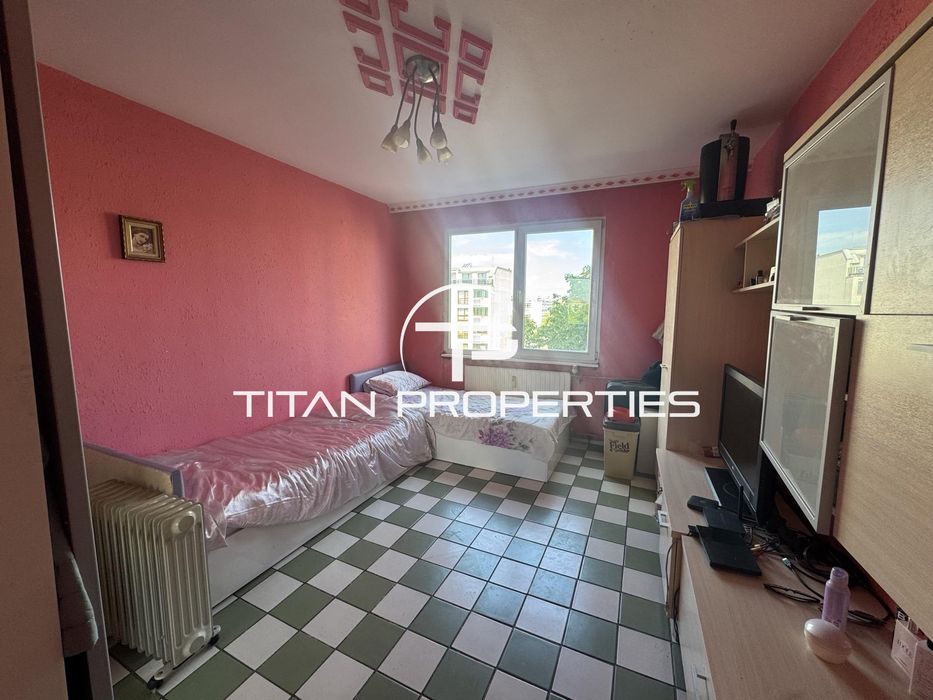 Двустаен апартамент в кв. Славейков