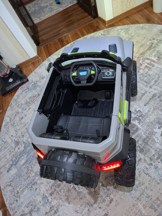 Baggi jeep болалар машинаси сотилади