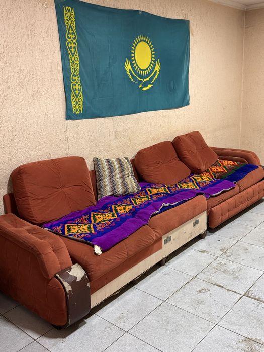 Продам диван кокжиек мкр там