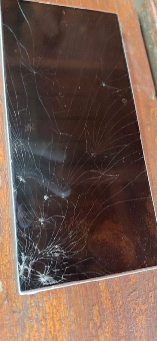 Samsung s24 ultra, cu sticla sparta