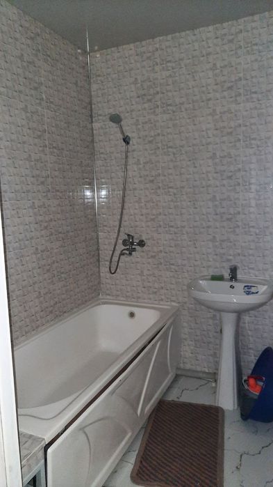 1- xonali kvartera sotiladi