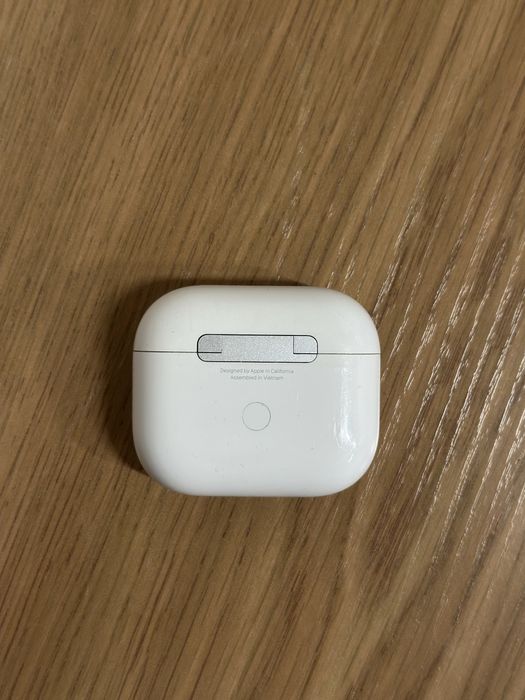 Продам AirPods 3 версия MagSafe