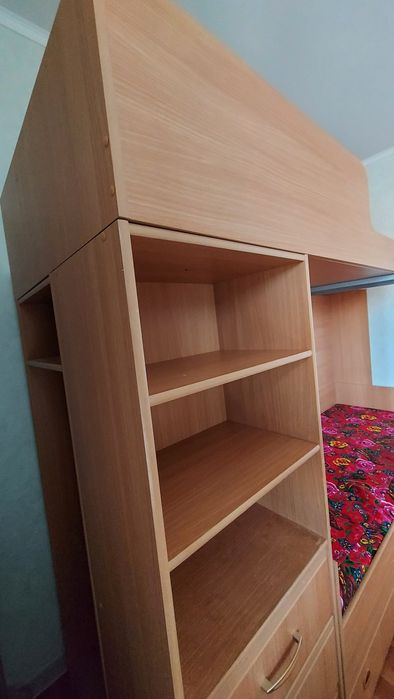 Двухярусная кровать