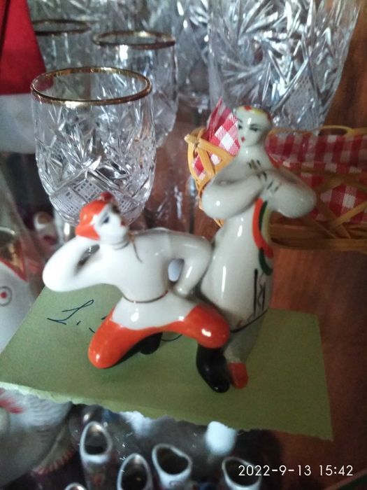 Сувениры статуэтки