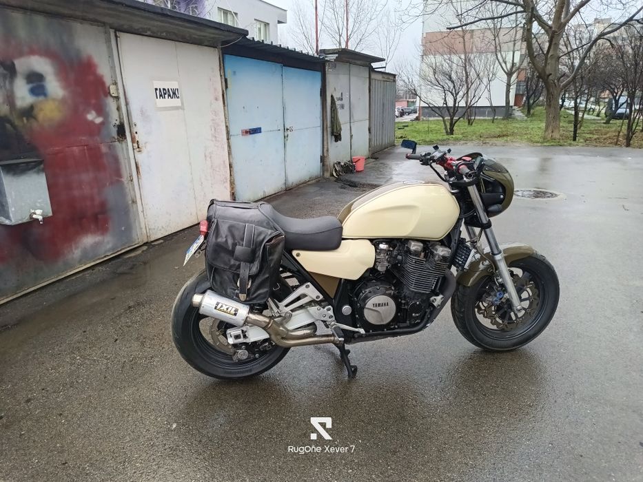 Продавам Yamaha XJR 1200
