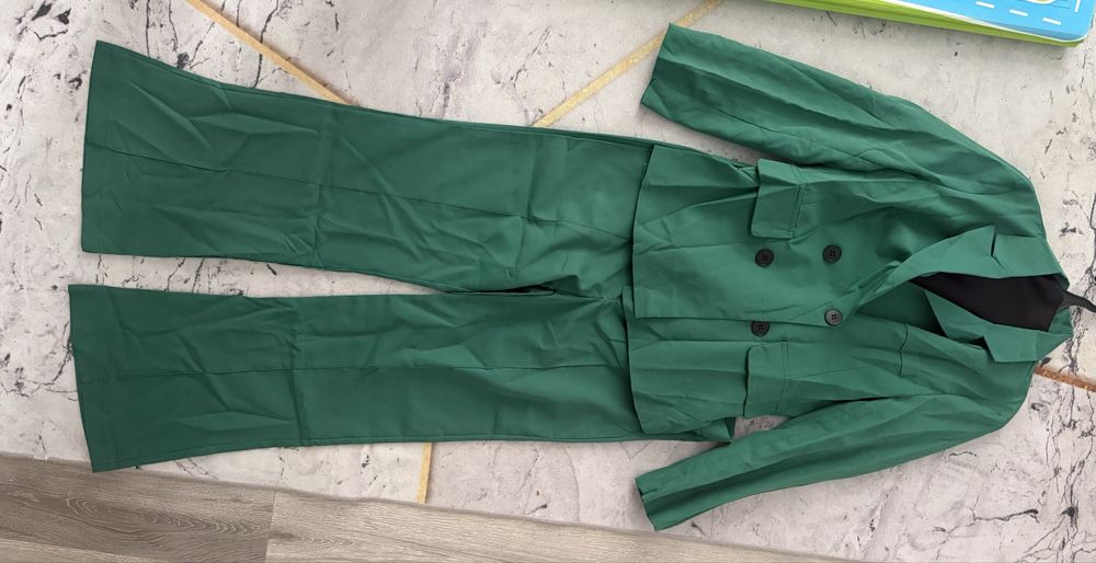 Новый брючный костюм