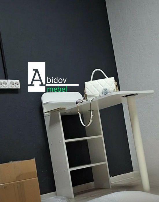 Раскладной маникюрный стол для Вашего бизнеса.  Удобный и компактный.