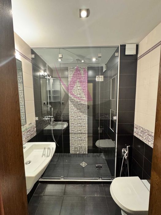 Дава се под наем Тристаен апартамент в Варна, Център - 115 кв.м за 1100 € - Снимка #5