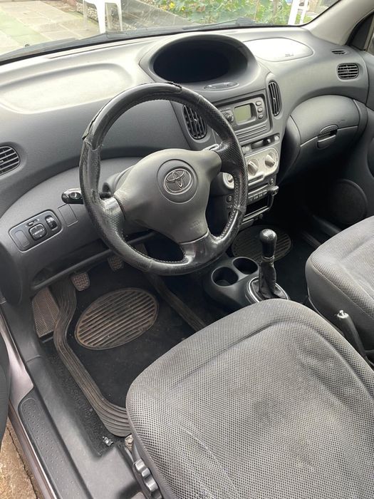 Toyota yaris verso-1,3 vvti benzin.