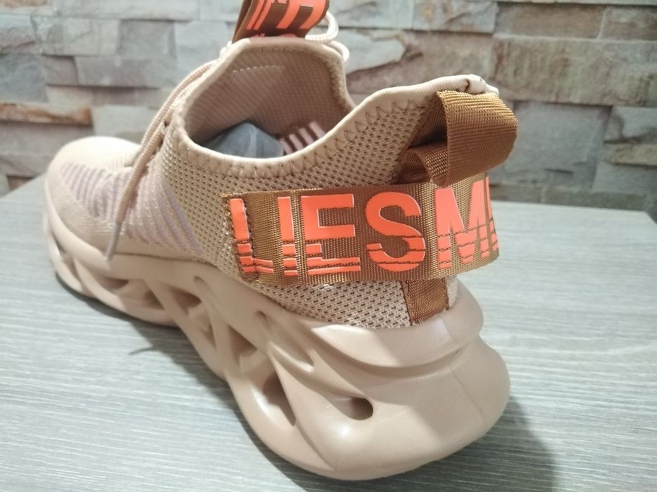 Adidași liesmlies