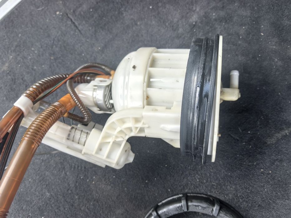 Горивна помпа за Mercedes w211/w219