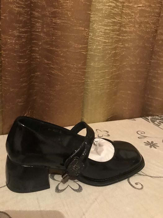 Черные туфли Kari