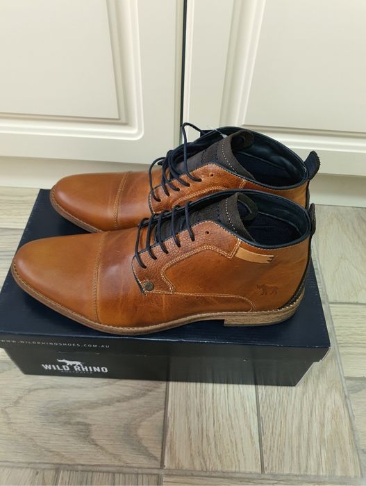 Ghete editie limitata, piele naturala portugheza, lucrate manual;