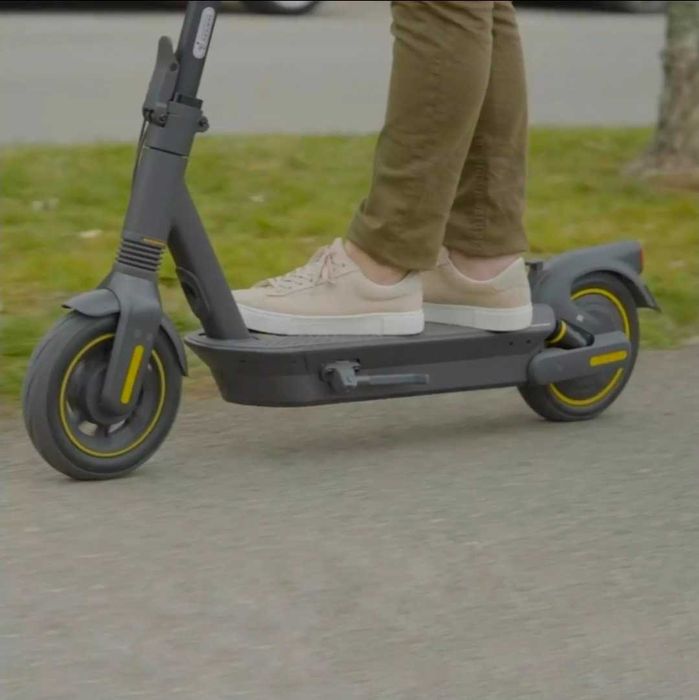 Ninebot max g2 в отличном состояние