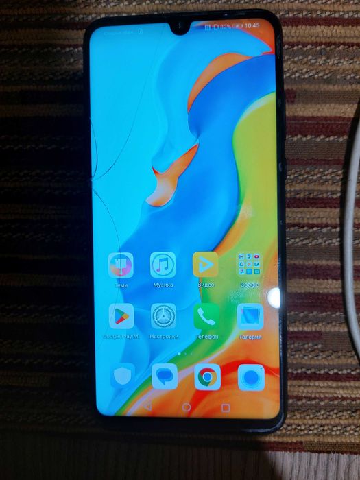 Продавам телефон Huawei P30 в отлично състояние,