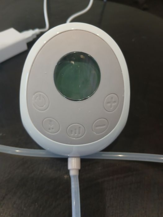 Продавам електрическа помпа за кърма CANGAROO  GENTLE TOUCH