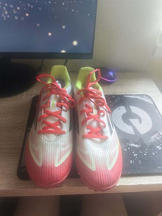 Бутони adidas 42,5