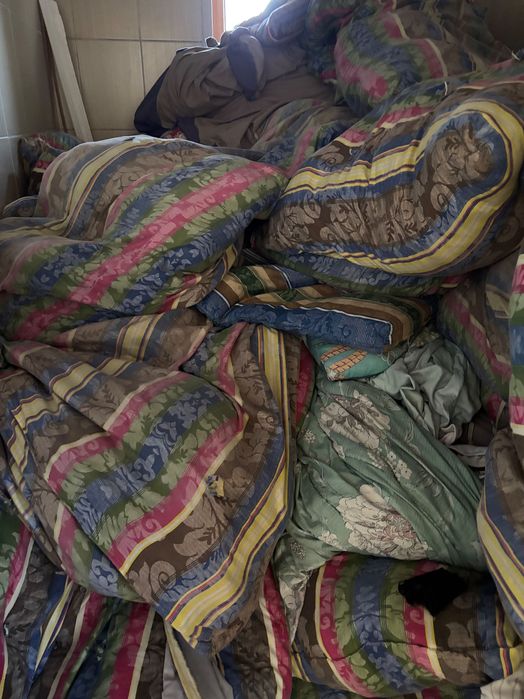 Отдам даром старые матрацы и постельное белье, самовывоз