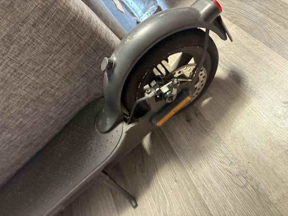 Xiaomi Mi Electric Scooter M365