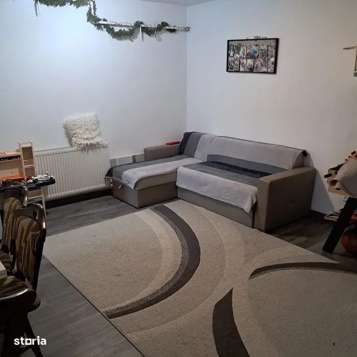 Apartament cu 3 camere, 50 mp, balcon, zona Terra — fotografia 1