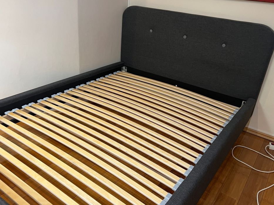 Pat KONGSBERG 140x200 gri cu Somiera și Saltea cu pachete de arcuri