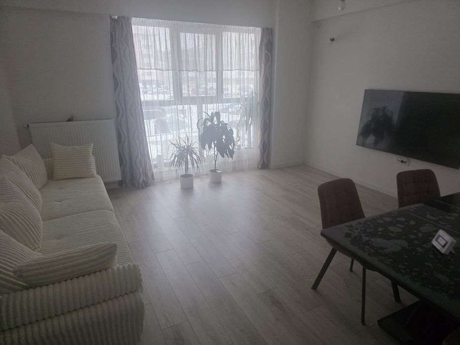 Apartament 3 camere decomandat parter