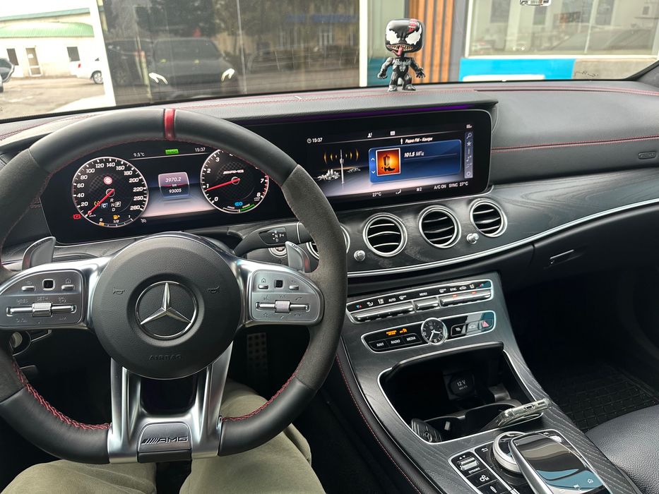 Продается оригинальный Mersedes benz E53 AMG