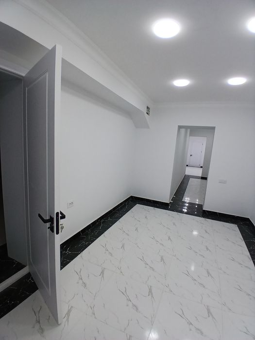 Продается нежылое помещение на цокольном этаже в районе Мирзо-Улугбек