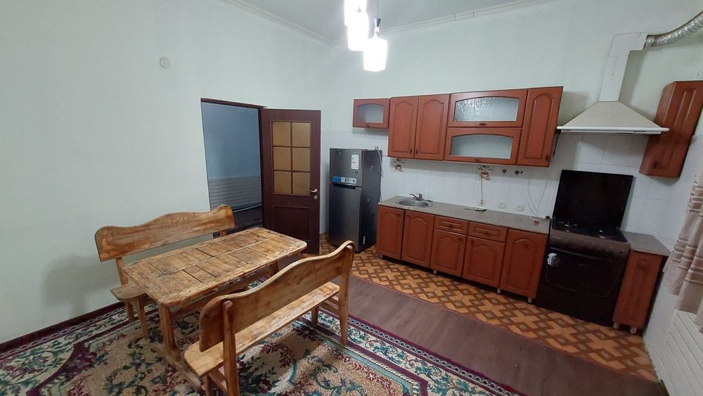 Yangihayot tumani Gulzor mahallasida ijaraga uy bor. Food sityga yaqin