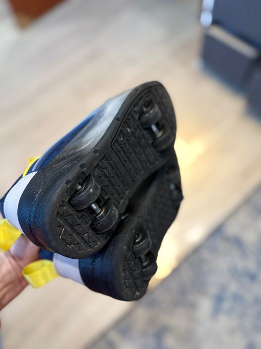 Маратонки с колелца