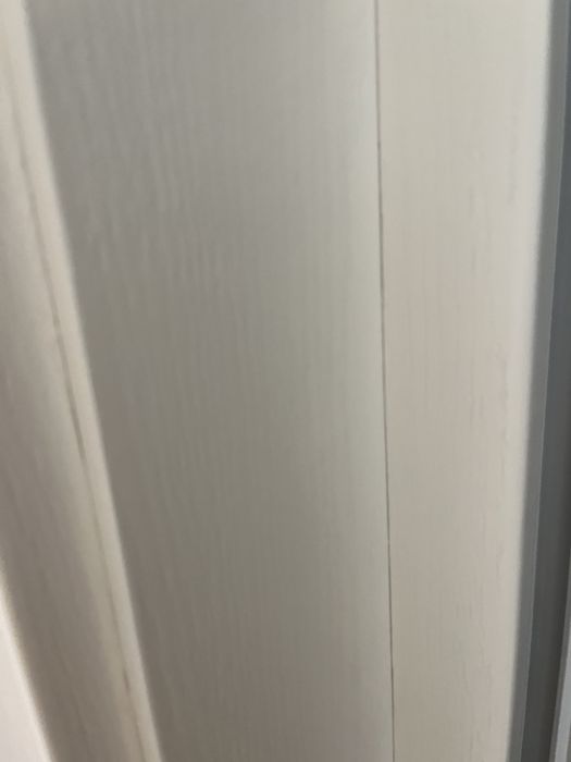 Чисто нова двулицева врата за баня