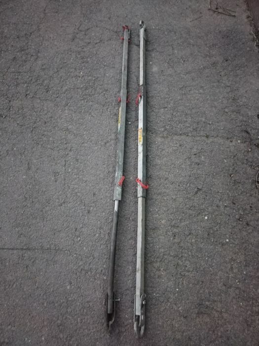 Разглобяем твърд теглич, твърда връзка във формата на квадрат.
Неразли