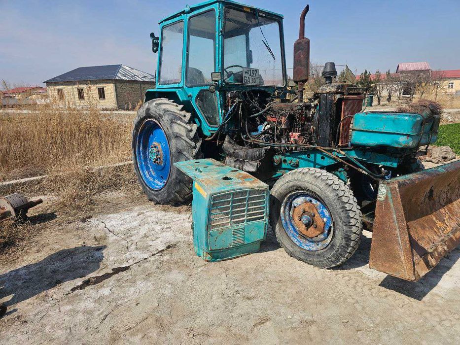 ЮМЗ трактор сотилади