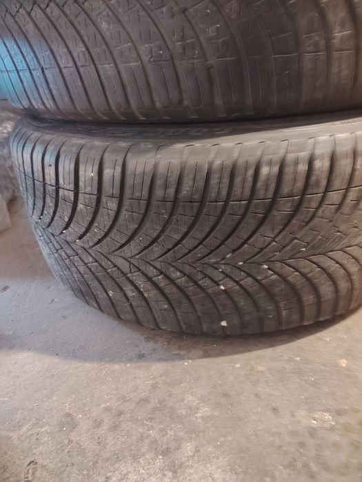 Всесезонни гуми 235/40/18