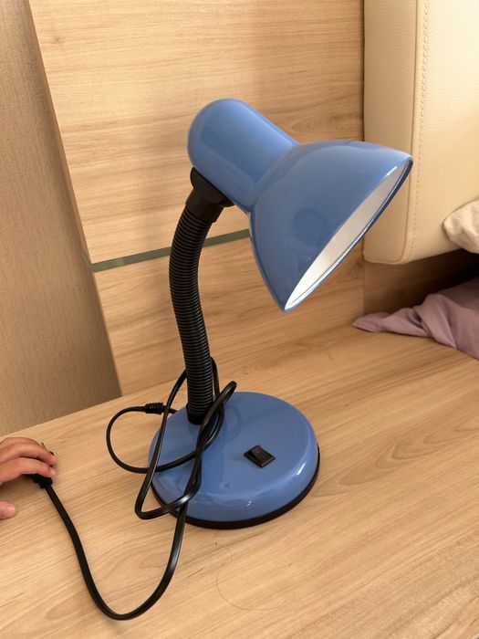 Настольная лампа