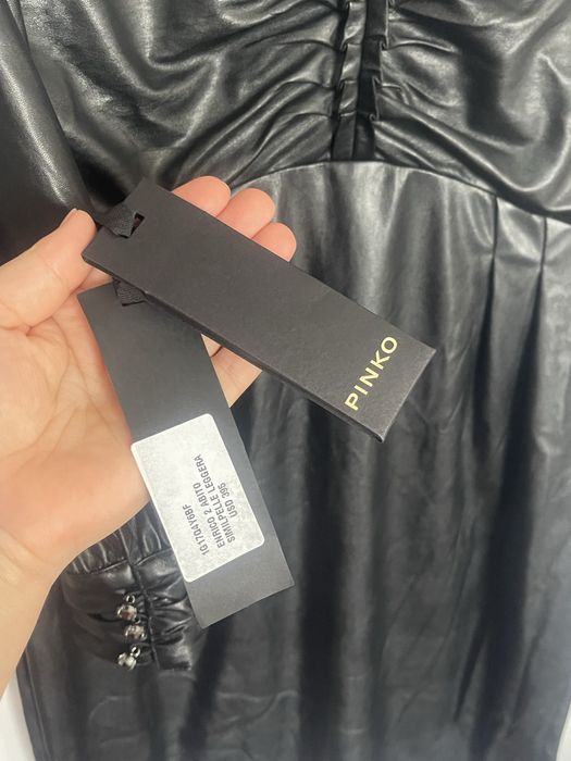 Rochie Pinko, mariema M