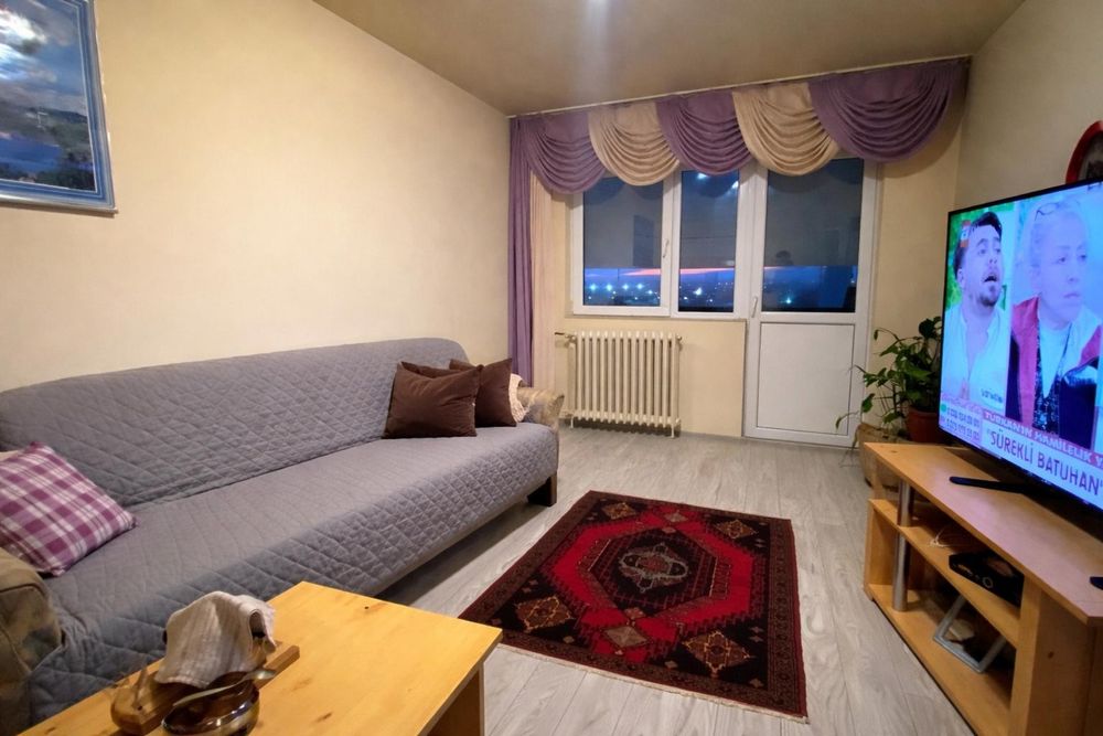 Vind apartament 3 camere