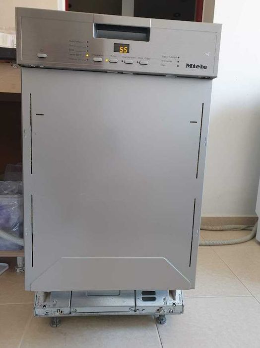 45см - Miele Съдомиялна - 9 Комплекта - Частично Вграждане Тясна