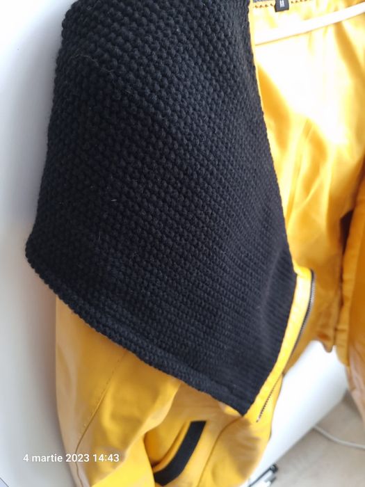 Geaca de piele cu gluga