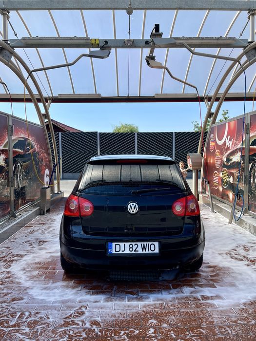 Vand sau schimb volkswagen golf 5 1.4 benzima + gpl