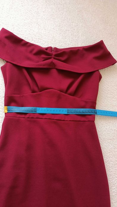 Rochie de culoare rosie