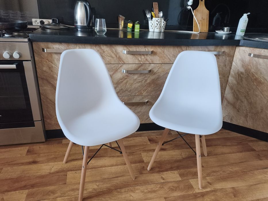 Стул Eames 2 штуки
